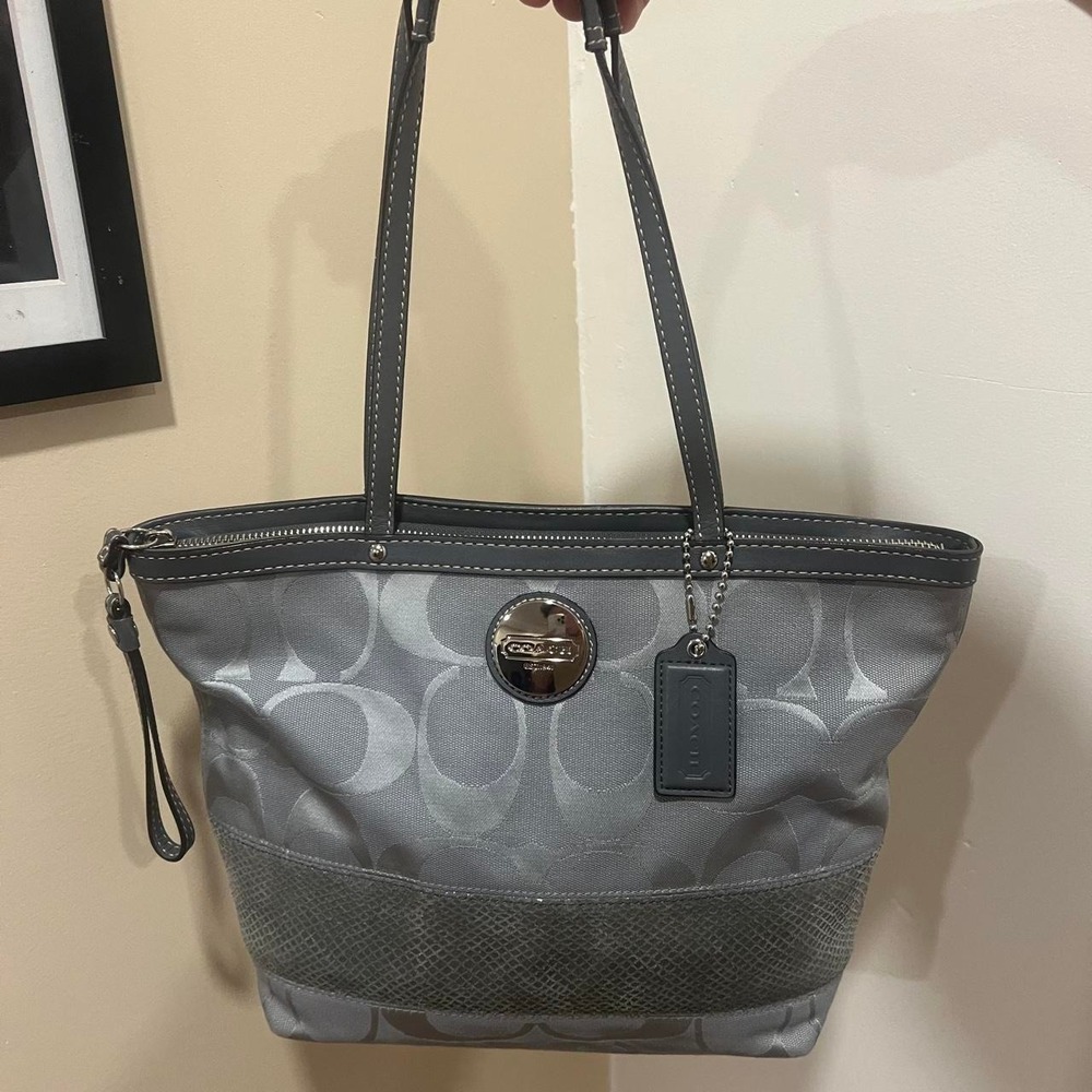 Y2K 2000s gray striped Signature C Monogram Coach Tote Shoulder Bag / Handbag